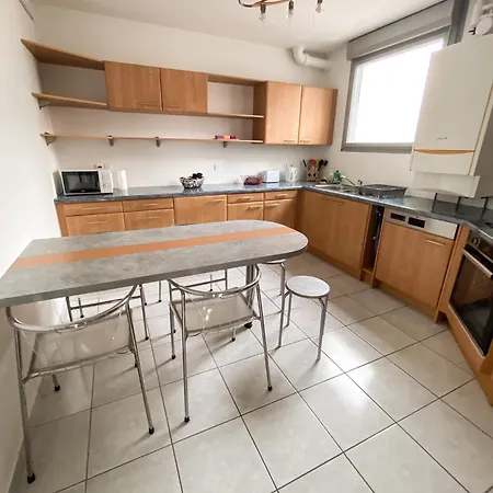 Rénové 10 Minutes à Pied Du Coeur De Appartamento